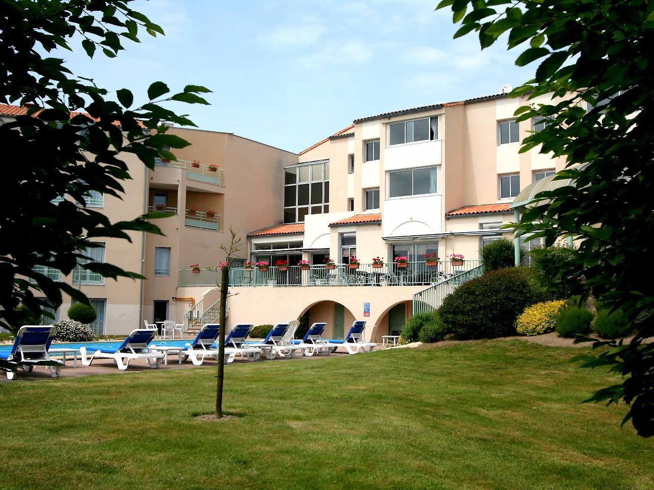 Logis Hotel Restaurant Aloe Les Herbiers Esterno foto