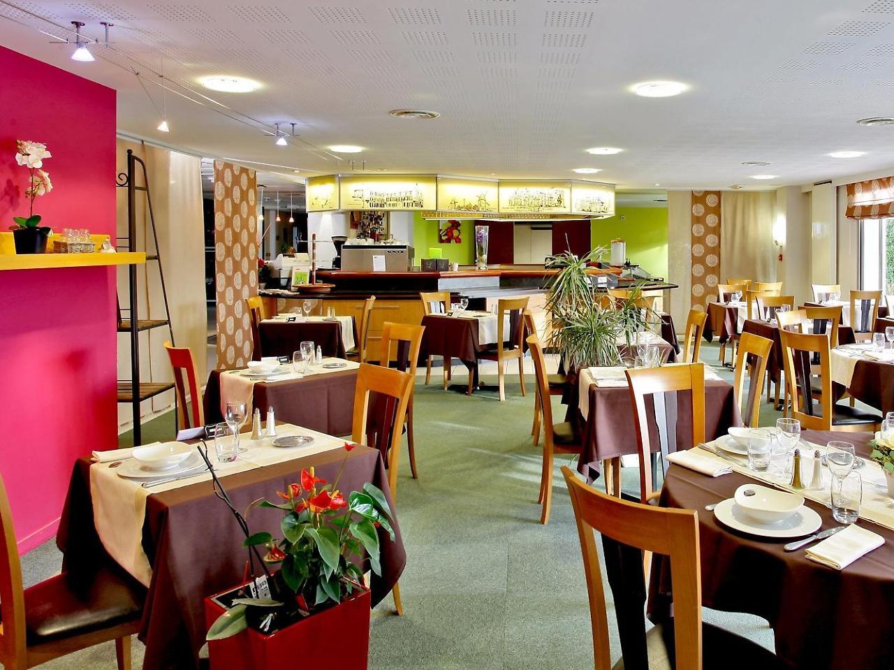 Logis Hotel Restaurant Aloe Les Herbiers Esterno foto